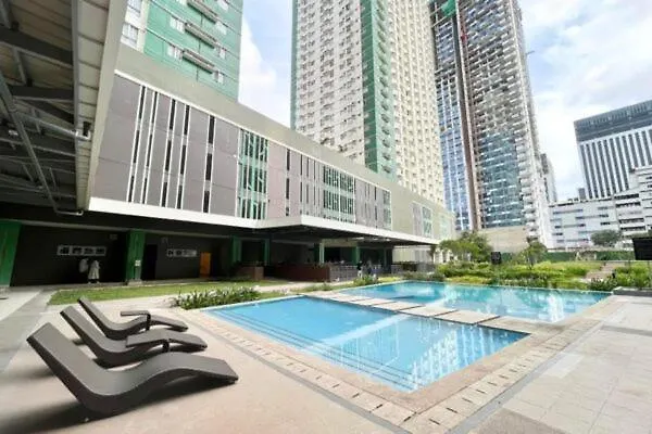 Upscale Living At Avida Riala 아파트호텔